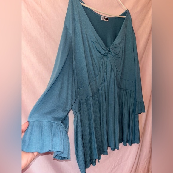 Jessica London Green and Blue Bell Sleeve Blouse with Tie Front - Picture 3 of 9